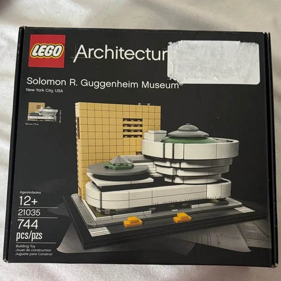 Retired LEGO Architecture Solomon R. Guggenheim Museum Set #21035 - Picture 1 of 4